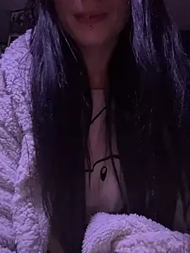 MissMidnightUK live sex cam