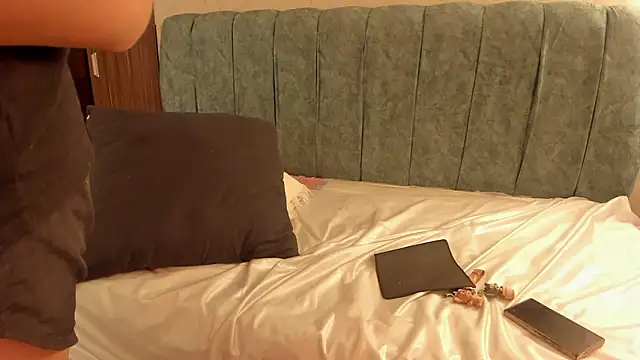 Aleera_Walton live sex cam