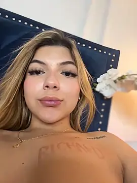 AngelBlushXXX's cam snapshot