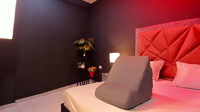 mia_milff's cam snapshot