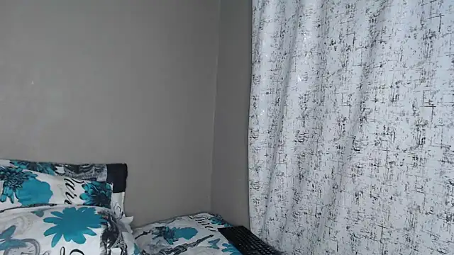 Lunalee's cam snapshot