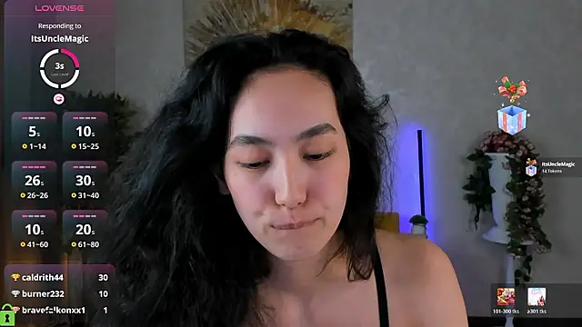 FlirtyAura's cam snapshot