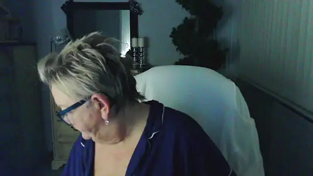 BridgetBlueEyes's cam snapshot