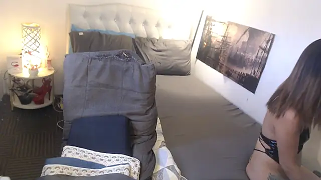 NinaDOM4CUM live sex cam