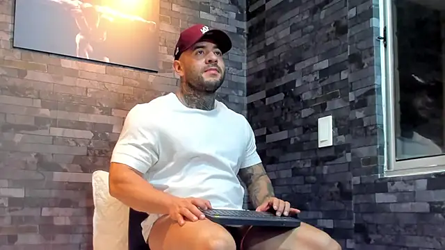 BruceDallas live sex cam