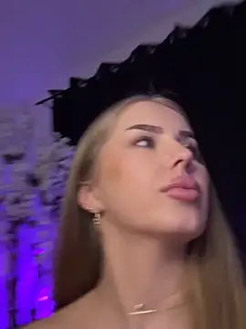 AubrieleRouj1 live sex cam