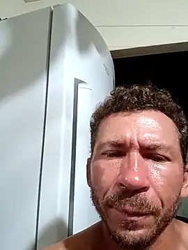 RobertoLuiz84 live sex cam