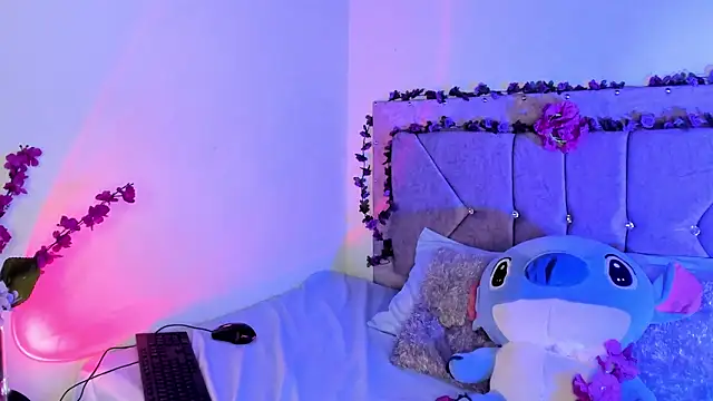 Britanny77's cam snapshot