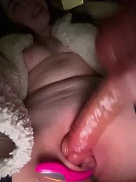 pantyless live sex cam