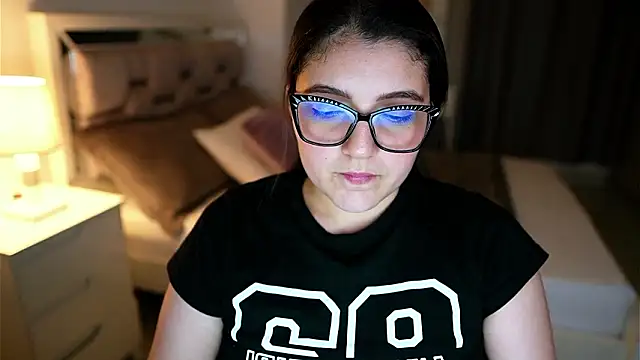 Camilaa_bueno's cam snapshot