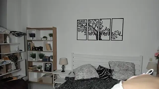 MalvinaTrafford live sex cam