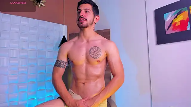 AlejandroStormm live sex cam