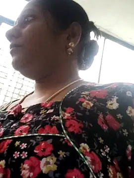 yamini1431 live sex cam