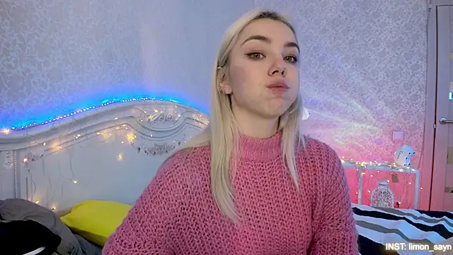 LillyMoure_ live sex cam