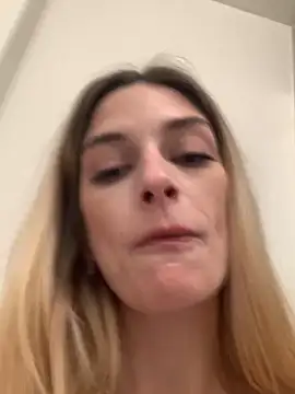 Bellalolahot live sex cam