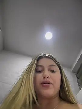 lunablossom_ live sex cam