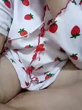 Bombamom's cam snapshot