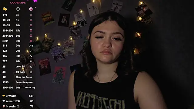 YummyTira's cam snapshot