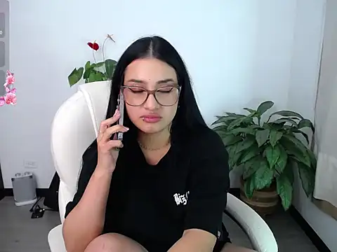 ItsNyla's cam snapshot