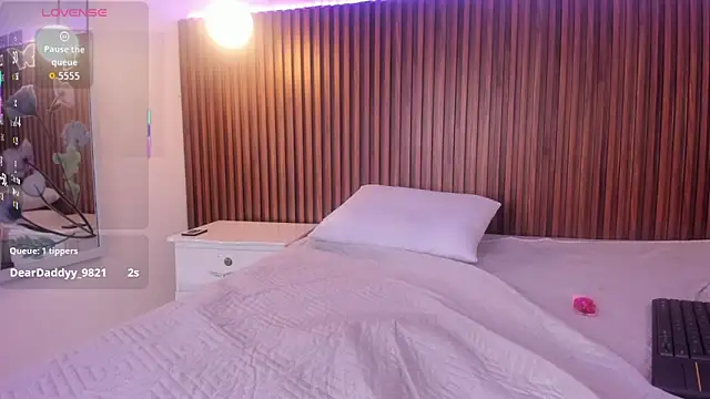 Foxy_Kylie's cam snapshot