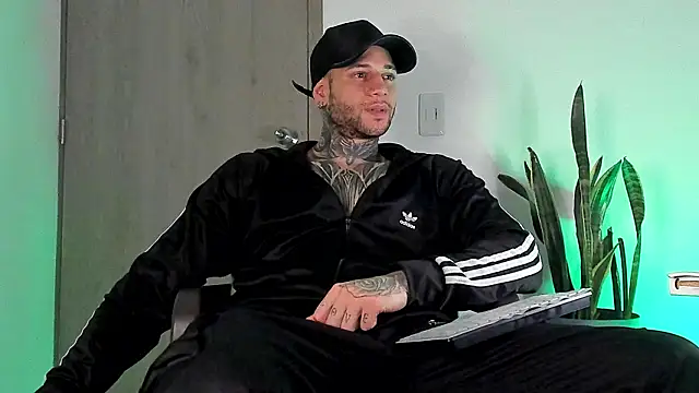 _jamesleandros1 live sex cam