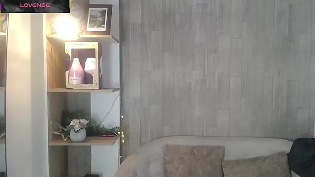 sara_marrisson's cam snapshot