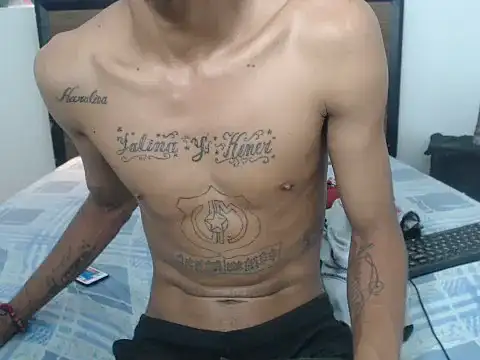 Skinny_horny_boy live sex cam