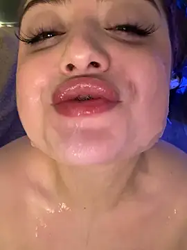 KellyMoors live sex cam