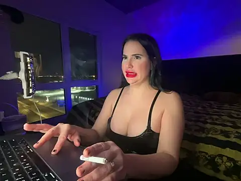 yourgoddessangela's cam snapshot