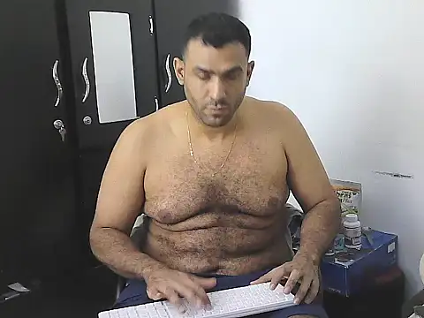 AlphaLatinoBear's cam snapshot