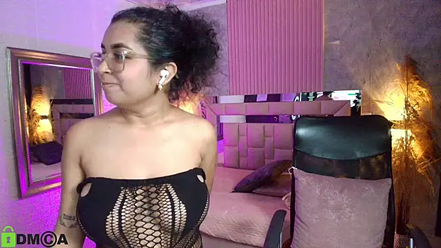 griselle_rousse's cam snapshot