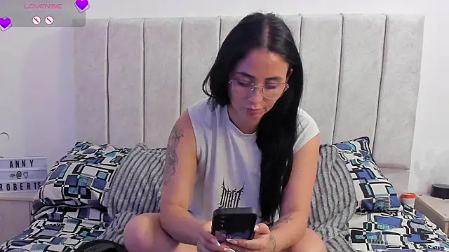 anny_roberts's cam snapshot