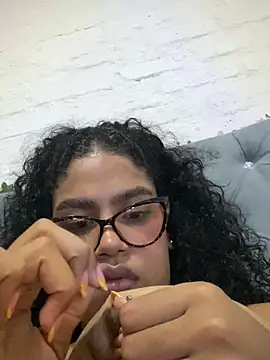 Kittybrown18 live sex cam