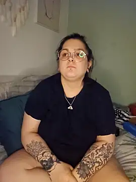 Saucy-Serenity live sex cam