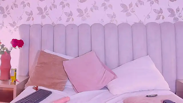 Lizz_Bunny's cam snapshot