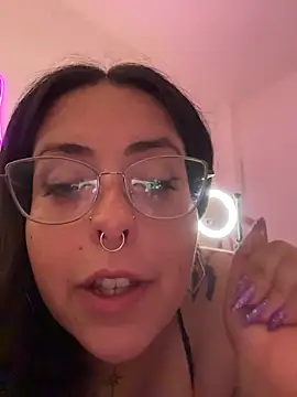 Mizztikaa live sex cam