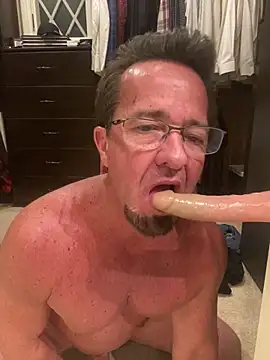 sluttydylan live sex cam