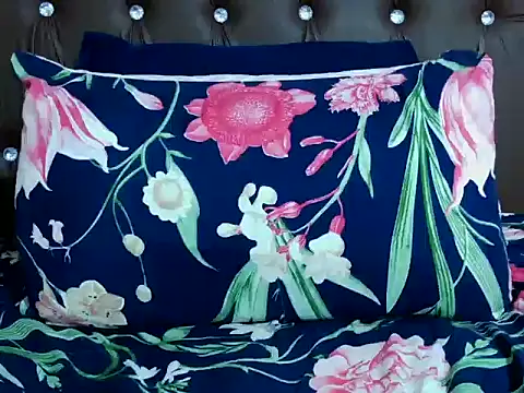 Hotboobyprincessxx120's cam snapshot