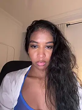 IamCrystal2 live sex cam