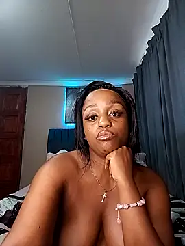 Queen-Chocolate's cam snapshot