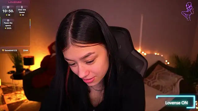 FataleNellie live sex cam