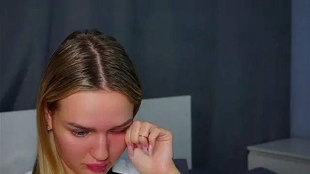 AmyLowe04 live sex cam