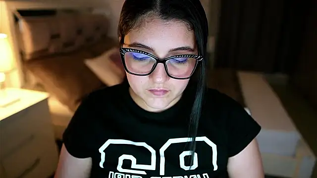 Camilaa_bueno's cam snapshot