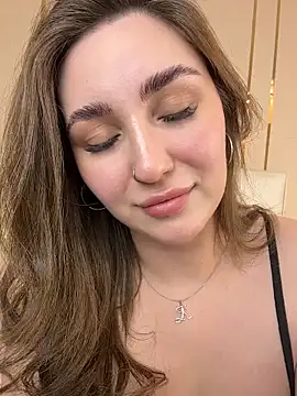 KiraBarlows live sex cam