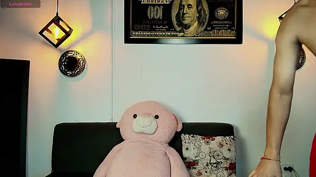 aaron_antonella_mds's cam snapshot