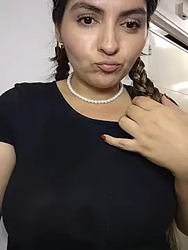 RosaliaVicky's cam snapshot