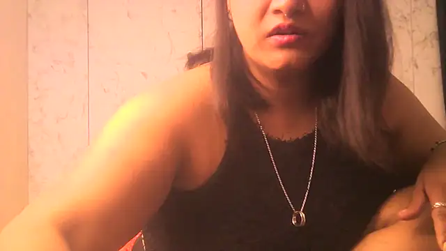 URs_RIYA's cam snapshot