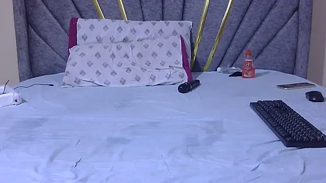 SHYNNYBLAQASS's cam snapshot