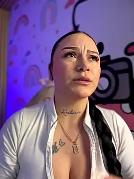 Megaan__More's cam snapshot