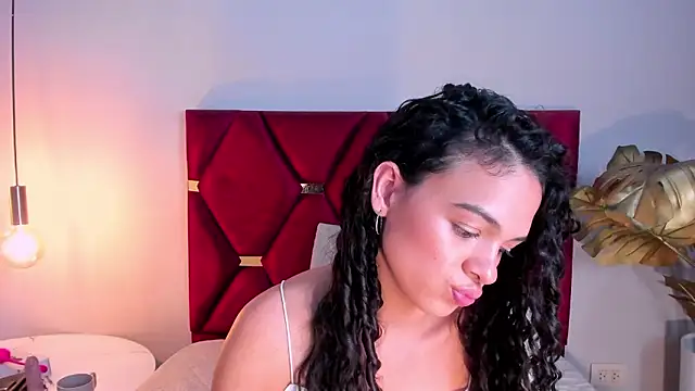 PaulinaSaint's cam snapshot